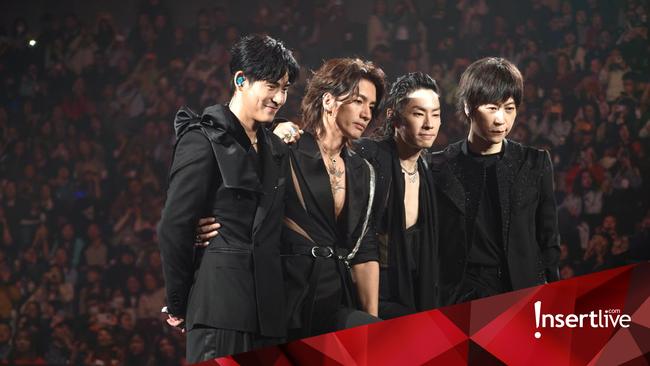 7 Momen Emosional Jerry Yan Pakai Kalung Meteor Garden Kenang Barbie Hsu di Konser F4