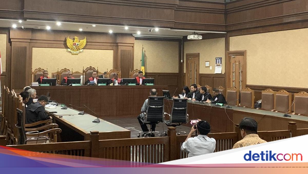 Ibam Eks Anak Buah Nadiem Nangis Baca Pledoi: Apa Dosa Saya bagi Indonesia?