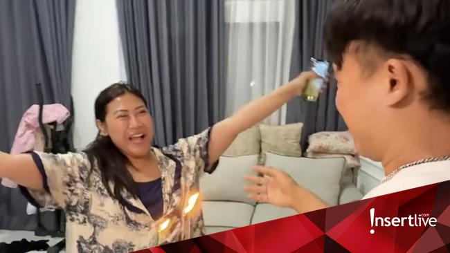 7 Momen Boiyen Menangis Rayakan Ultah ke-39 di Tengah Kasus Sang Suami