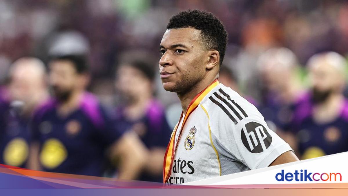 Mbappé at Real Madrid: Potential for 4 Trophies Mbappé at Real Madrid: Potential for 4 Trophies