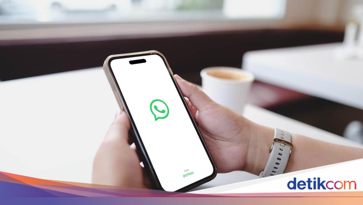 Ratusan Pengguna iPhone Download WhatsApp Palsu Berisi Spyware