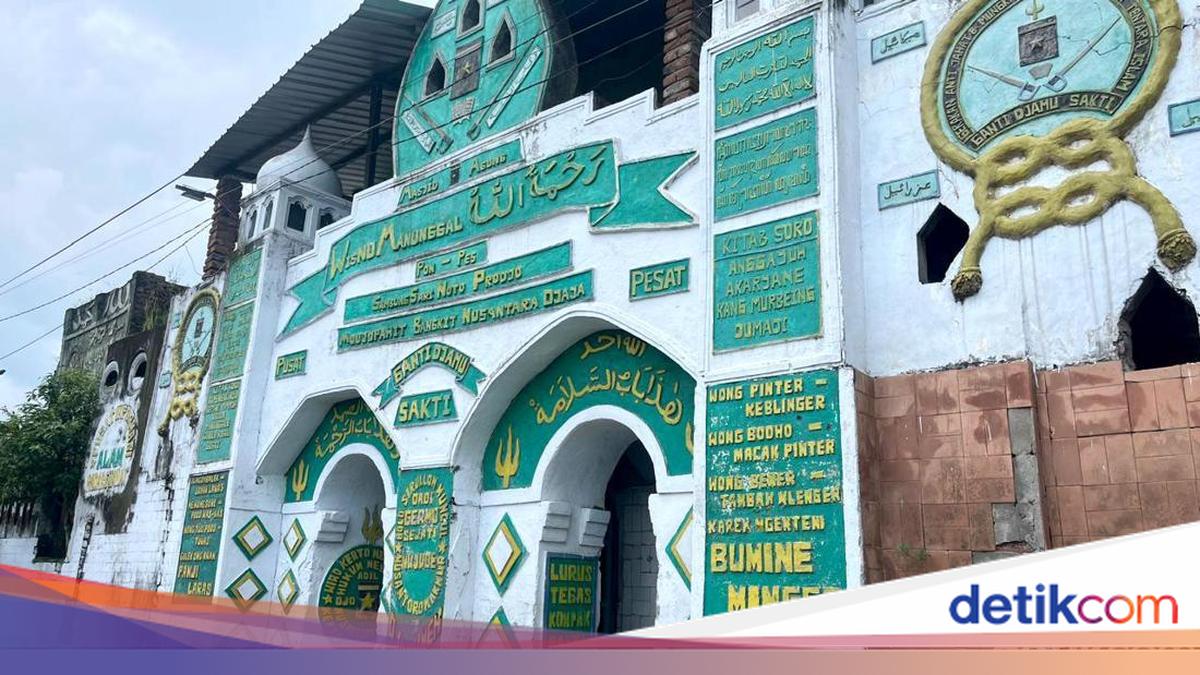 Kisah Masjid di Mojokerto yang Punya Ruangan Bawah Tanah dan 6 Musala