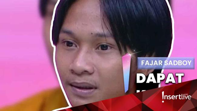 Video: Temu Kangen ‘Kakak’, Fajar Sadboy Gandeng Amanda Manopo di Mall