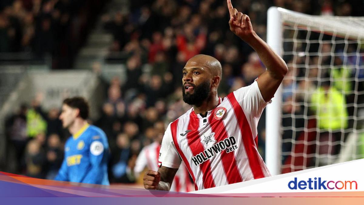 Brentford dan Bisnis Striker