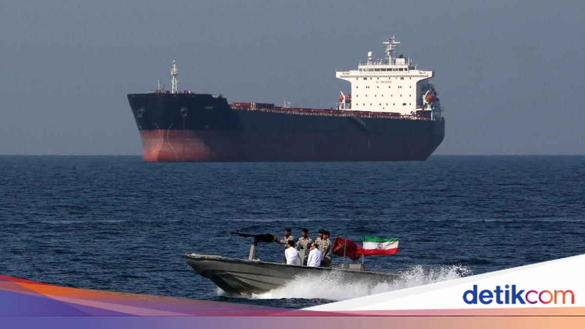 Iran Minta Bayaran Bitcoin dari Kapal yang Lewat Selat Hormuz