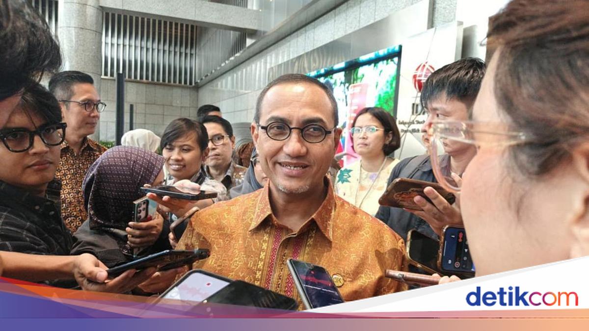 Dana Asing Rp 23,34 T Kabur, IHSG Ambruk hingga 14%
