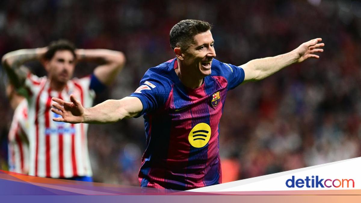 Gol Lewandowski Menangkan Barca 2-1