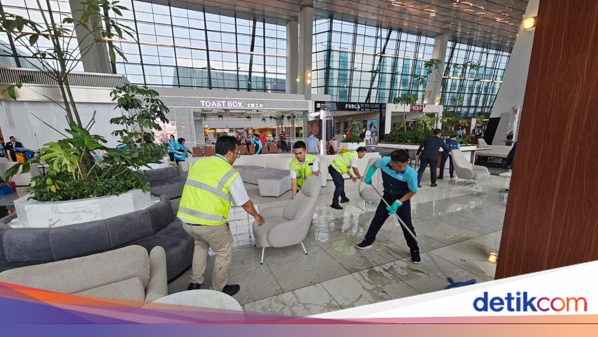 Angkasa Pura Minta Maaf soal Atap Terminal 3 Jebol Imbas Hujan Deras