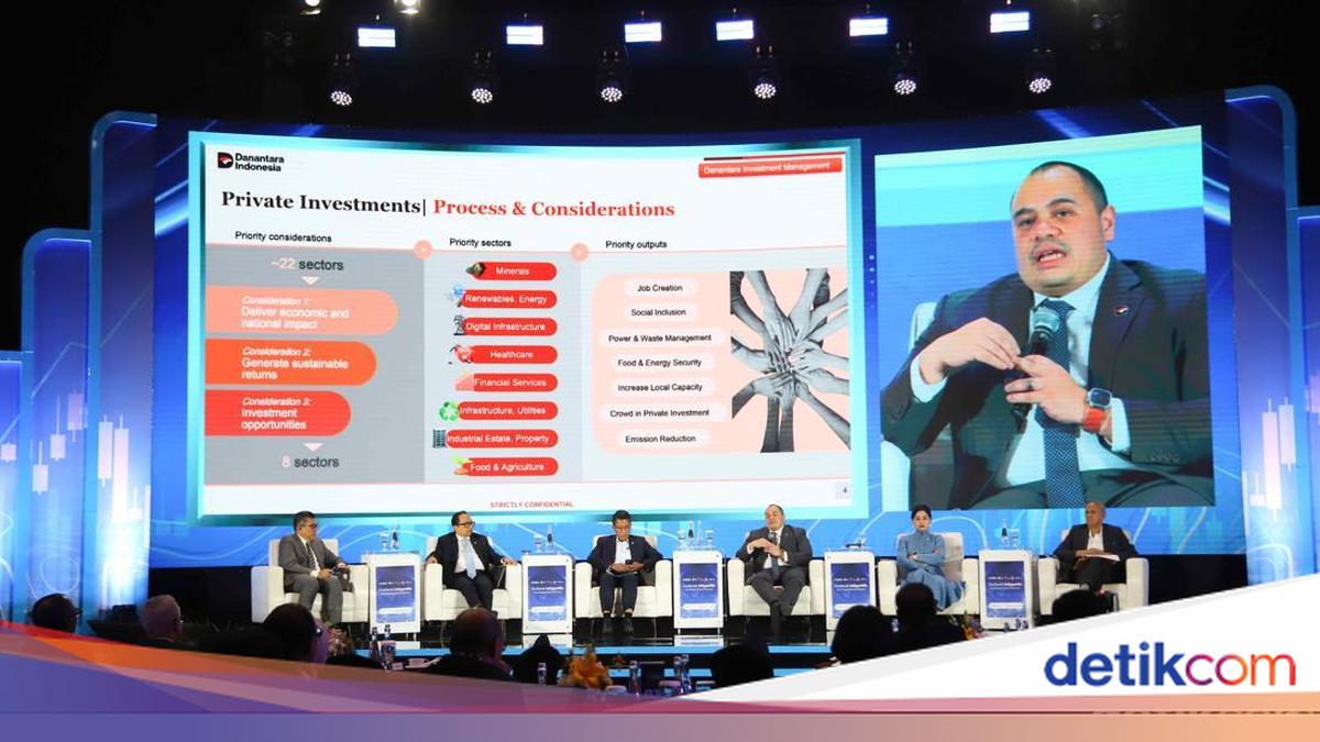 Momen Panelis Bahas Peran Penggerak Ekonomi Nasional di Outlook Indonesia