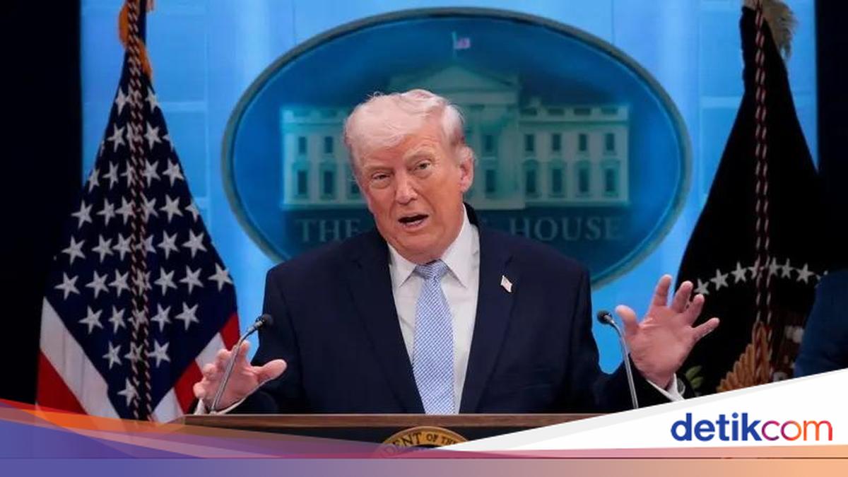 Trump Minta Iran Setop Pungut Biaya ke Kapal yang Lewat Selat Hormuz