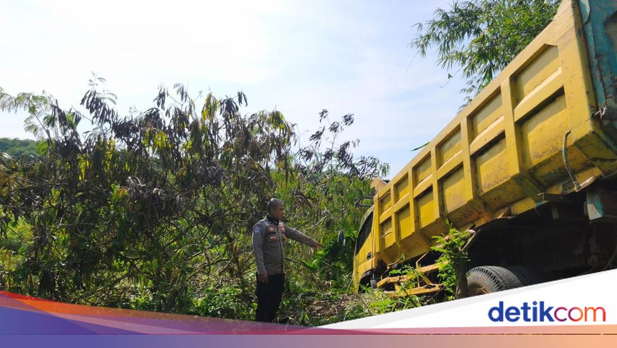 Ganjalan Lepas, Truk di Bogor Nyaris Masuk Jurang saat Dipanaskan