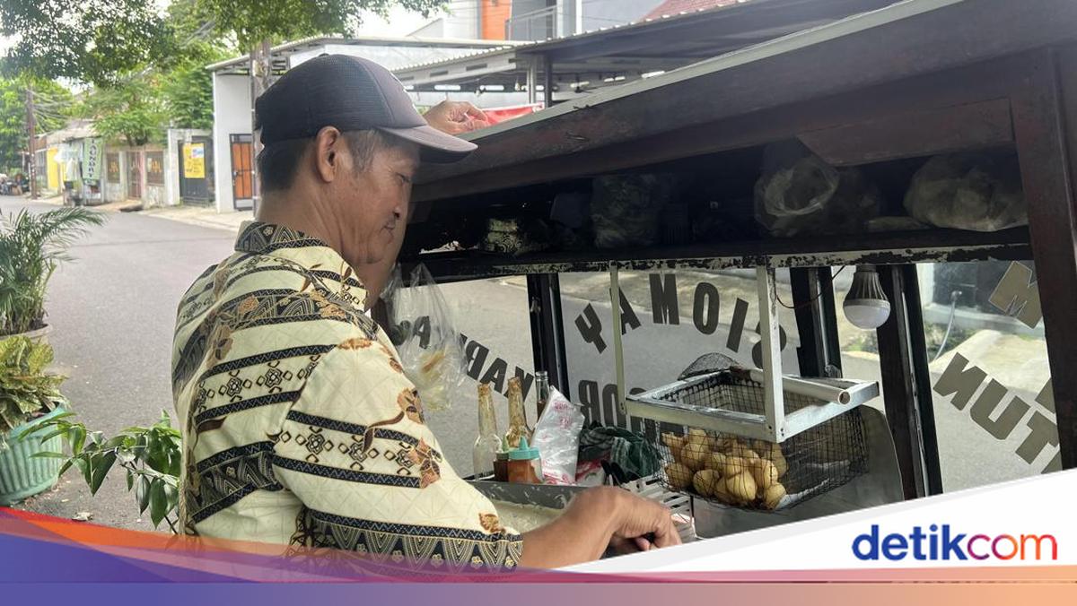 Utak-atik Strategi Abang Siomai dan Bakso di Jaksel saat Harga Plastik Naik