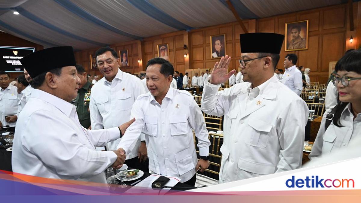 Mendagri dan Jajaran Lengkap Hadiri Rapat Kerja Pemerintah di Istana