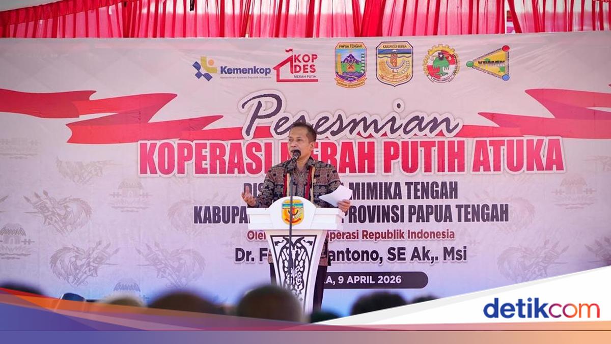 Menkop Resmikan Operasional Kopdes Merah Putih di Atuka Mimika Papua Tengah