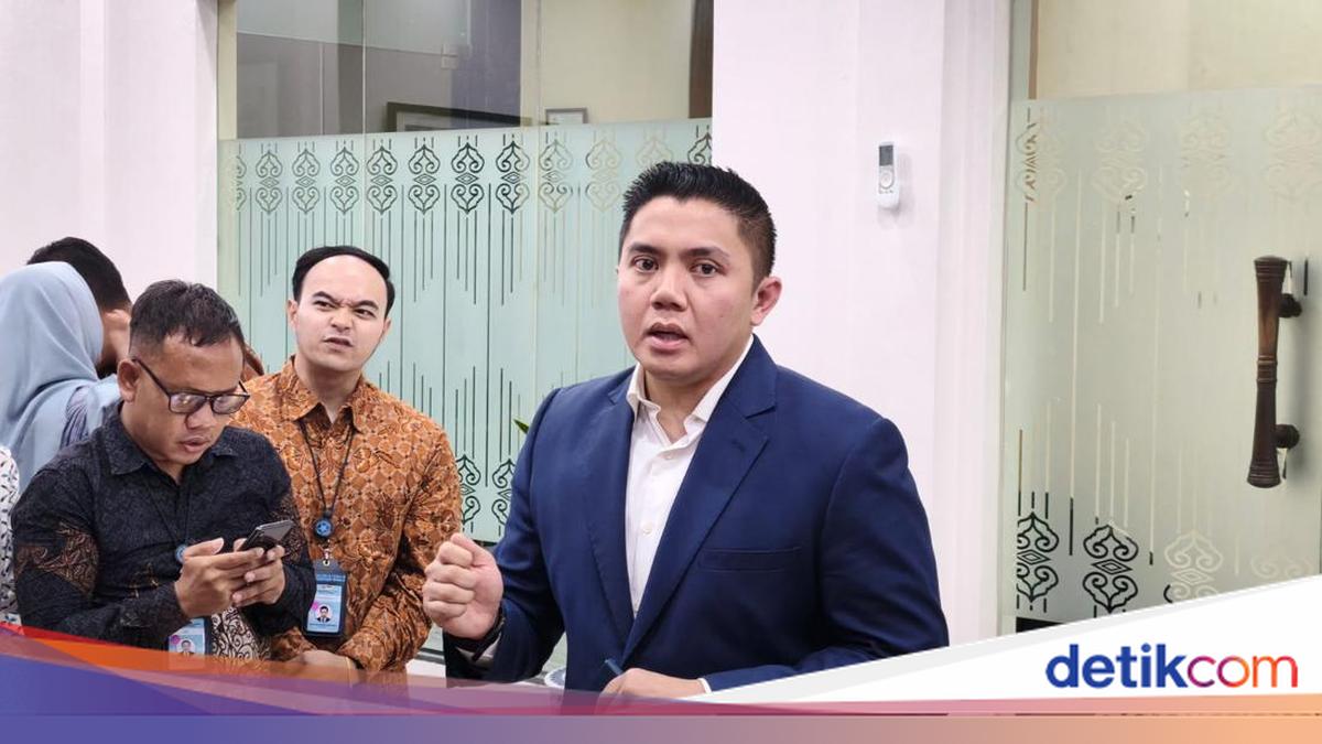 Seskab: Ramai 'Inflasi Pengamat', Faktanya 96 Juta Warga Lebih Percaya Prabowo