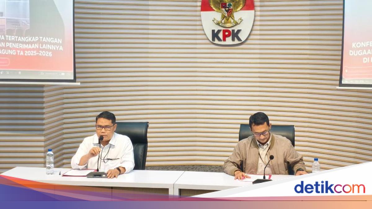 Bupati Tulungagung Pakai Hasil Peras 16 OPD untuk Sepatu Mewah-THR Forkopimda