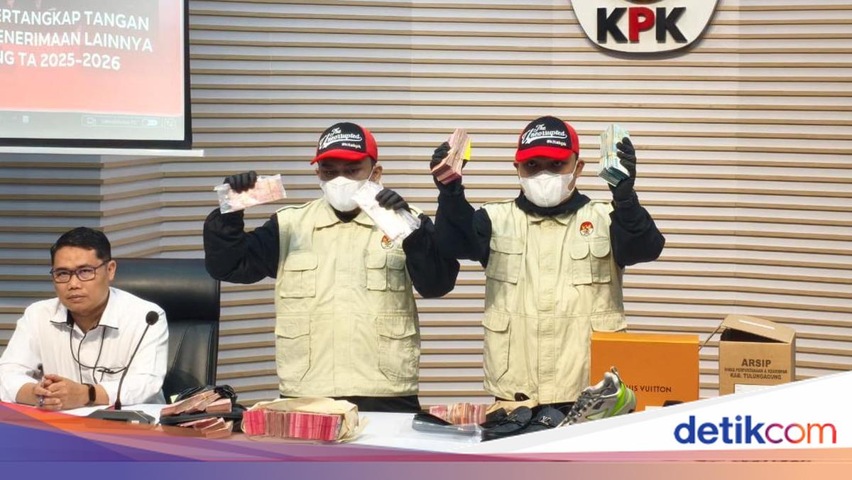 Kepala OPD Pinjam Uang-Pakai Dana Pribadi untuk Penuhi 'Jatah' Bupati Gatut
