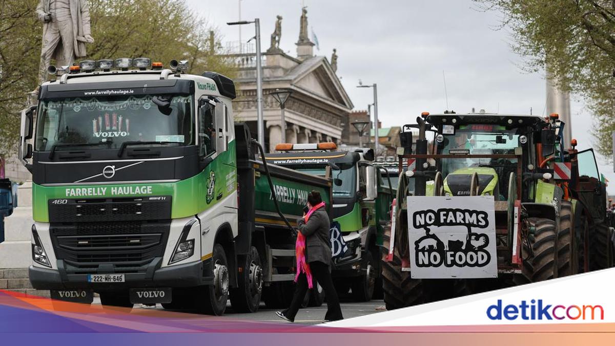 Petani Ngamuk Blokir Jalan Gara-gara BBM Mahal
