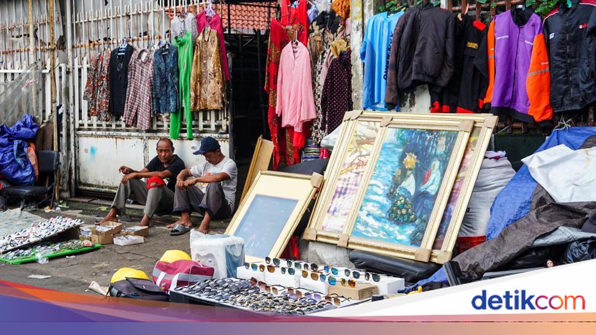 Pasar Loak Jatinegara Jadi Surga Barang Bekas, Diburu Kolektor dan Warga