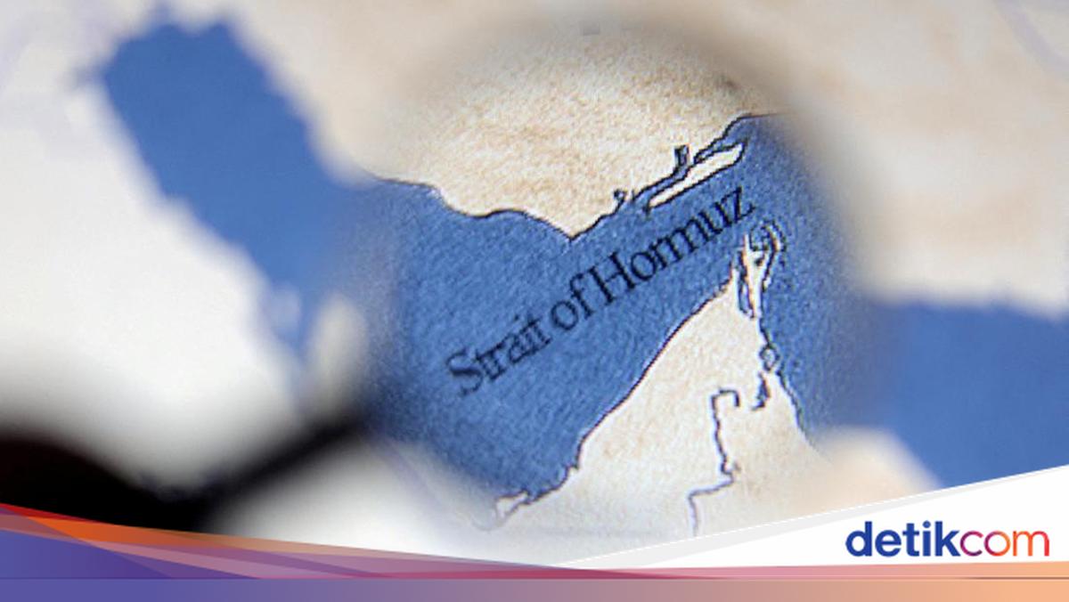 Iran Buka Penuh Selat Hormuz, Blokade AS Masih Membayangi