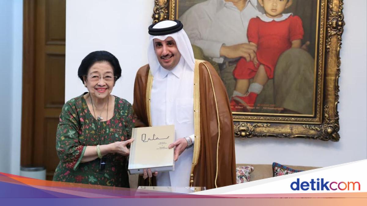 Hasto Ungkap Isi Obrolan Megawati saat Bertemu Sejumlah Dubes