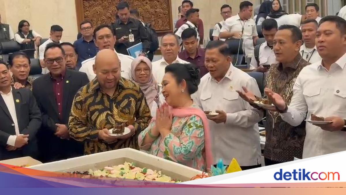Didit Prabowo Rayakan Langsung Ultah Titiek Soeharto ke-67 di DPR