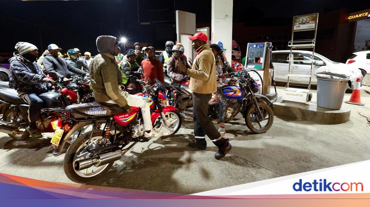 BBM Langka, Antrean Mengular di SPBU