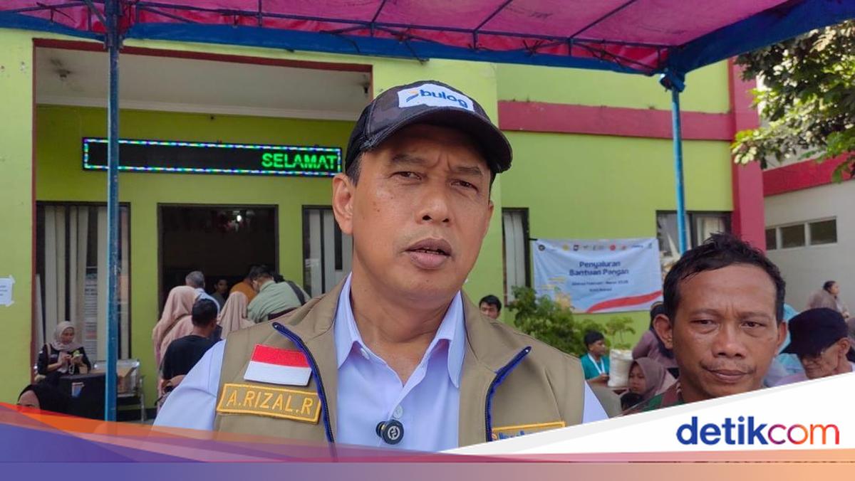 Bos Bulog Sebut 8 Juta Orang Sudah Terima Bansos Beras &amp; Minyak Goreng