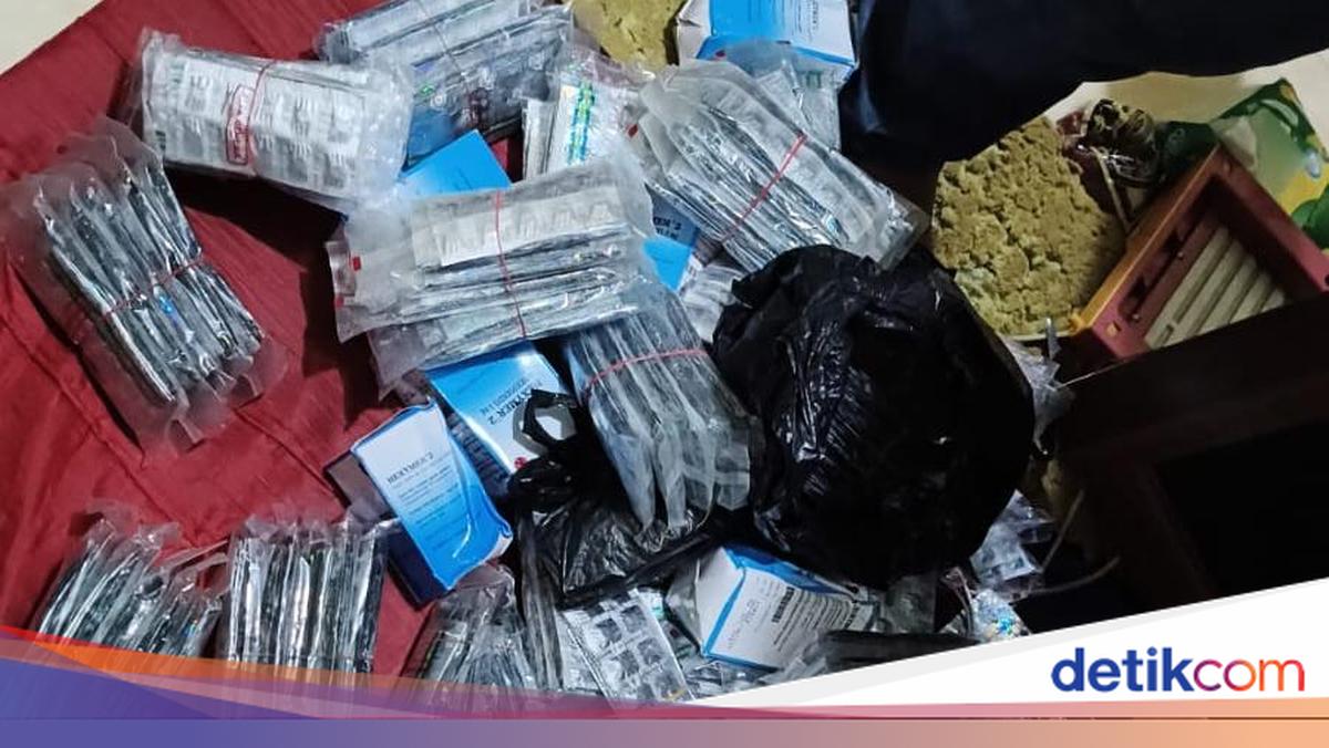 Polisi Bongkar Jual Beli Obat Keras Berkedok Toko Klontong di Jaksel