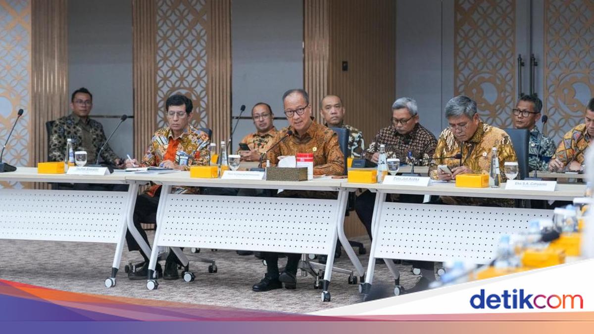 Kumpulkan Industri Hulu-Hilir, Menperin Jaga Stabilitas Pasokan Plastik