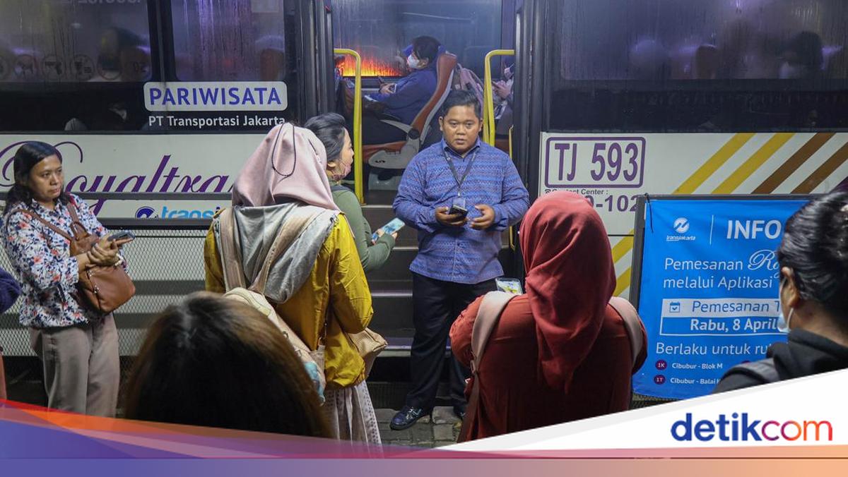 Sistem Booking Royaltrans Dikeluhkan Warga