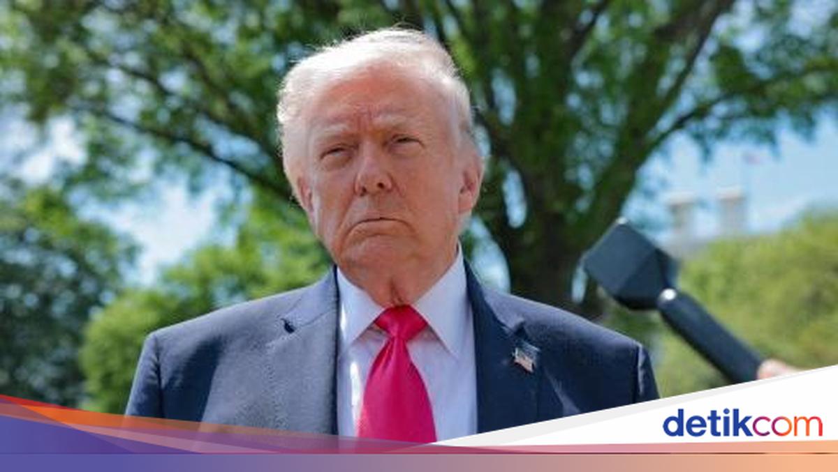 Trump Mau Bebaskan Kapal di Selat Hormuz, Harga Minyak Langsung Turun