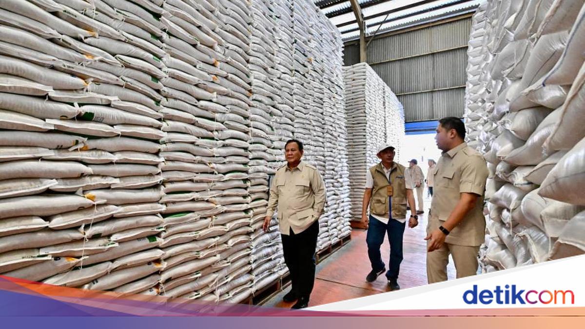 Prabowo Cek Gudang Bulog di Magelang, Pastikan Stok Beras dan Distribusi Aman