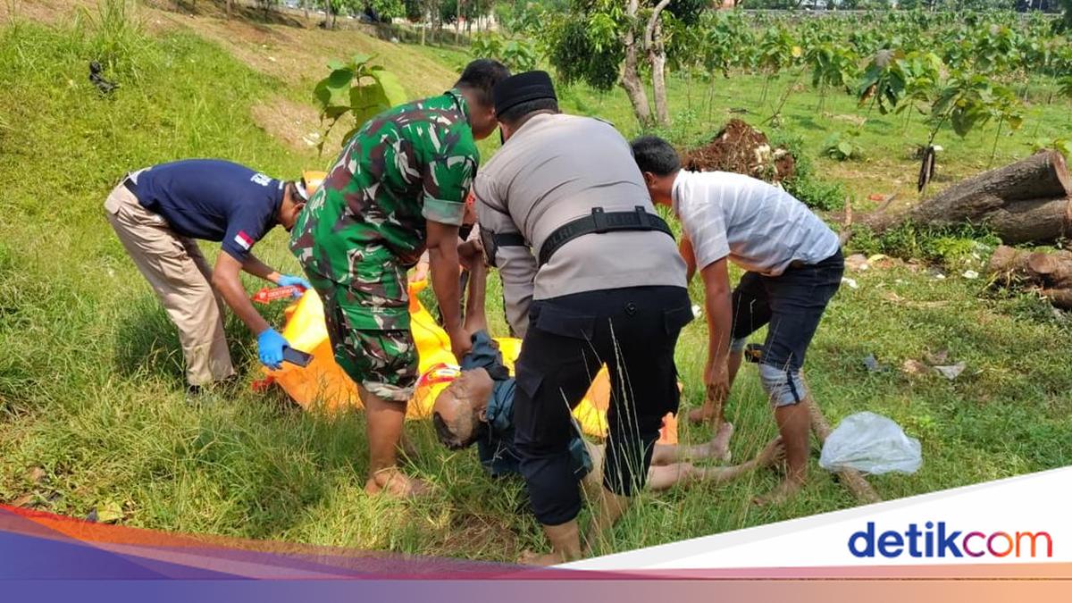 Bocah Sedang Main Bola Temukan Mayat Pria di Sungai Pakansari Bogor
