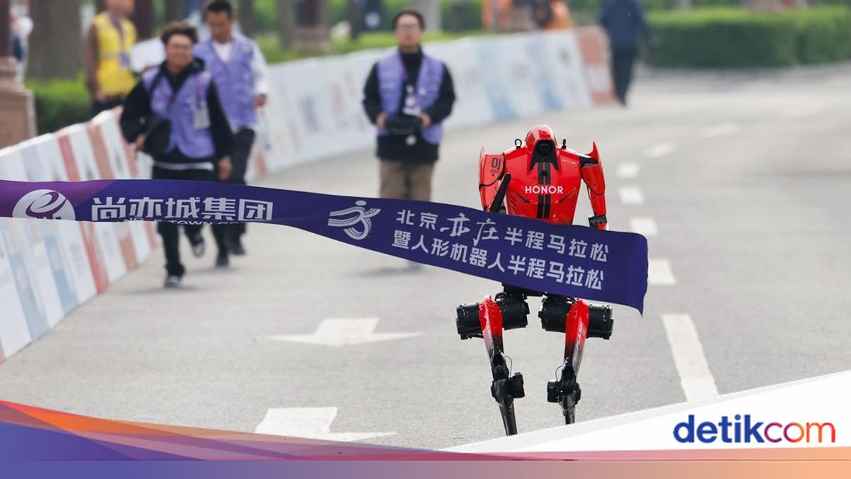 Gila! Robot China Kalahkan Rekor Dunia Half Marathon Manusia