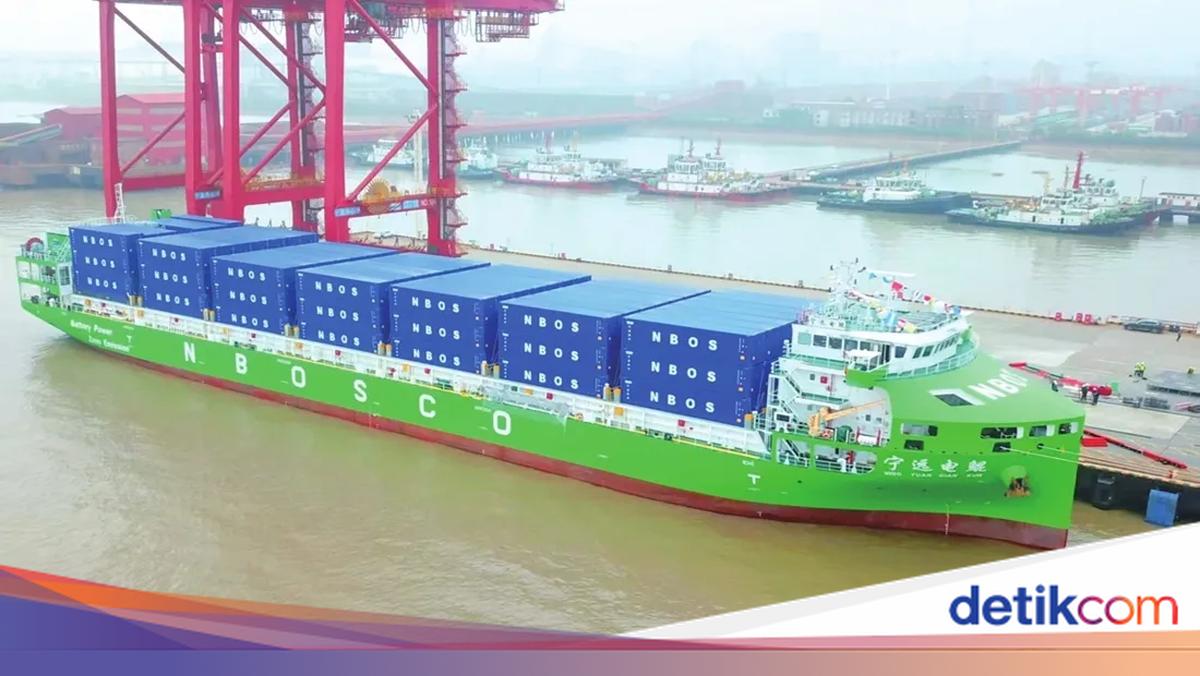 China Luncurkan Kapal Kontainer Listrik Terbesar Sejagat