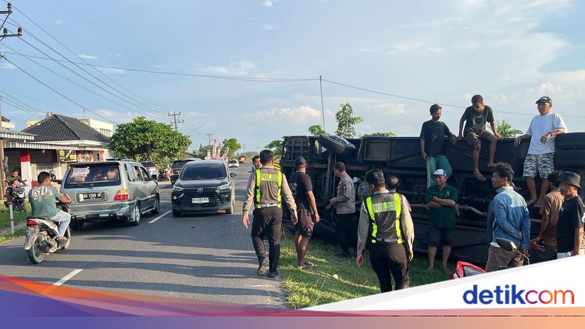 Bus Rombongan Jemaah Haji Kecelakaan di OKU Timur, 8 Orang Luka-luka