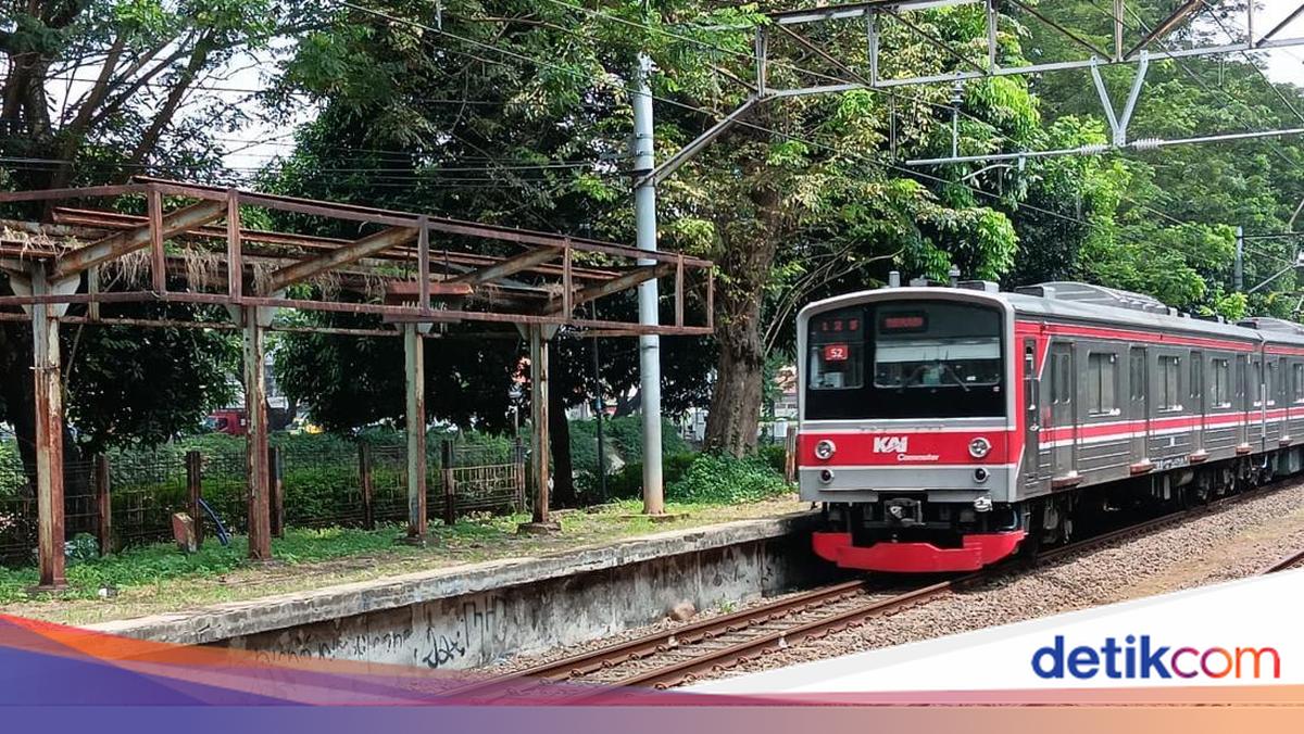 Stasiun Mampang Membusuk di Jakarta, Kini Tinggal Rangka dan Sampah