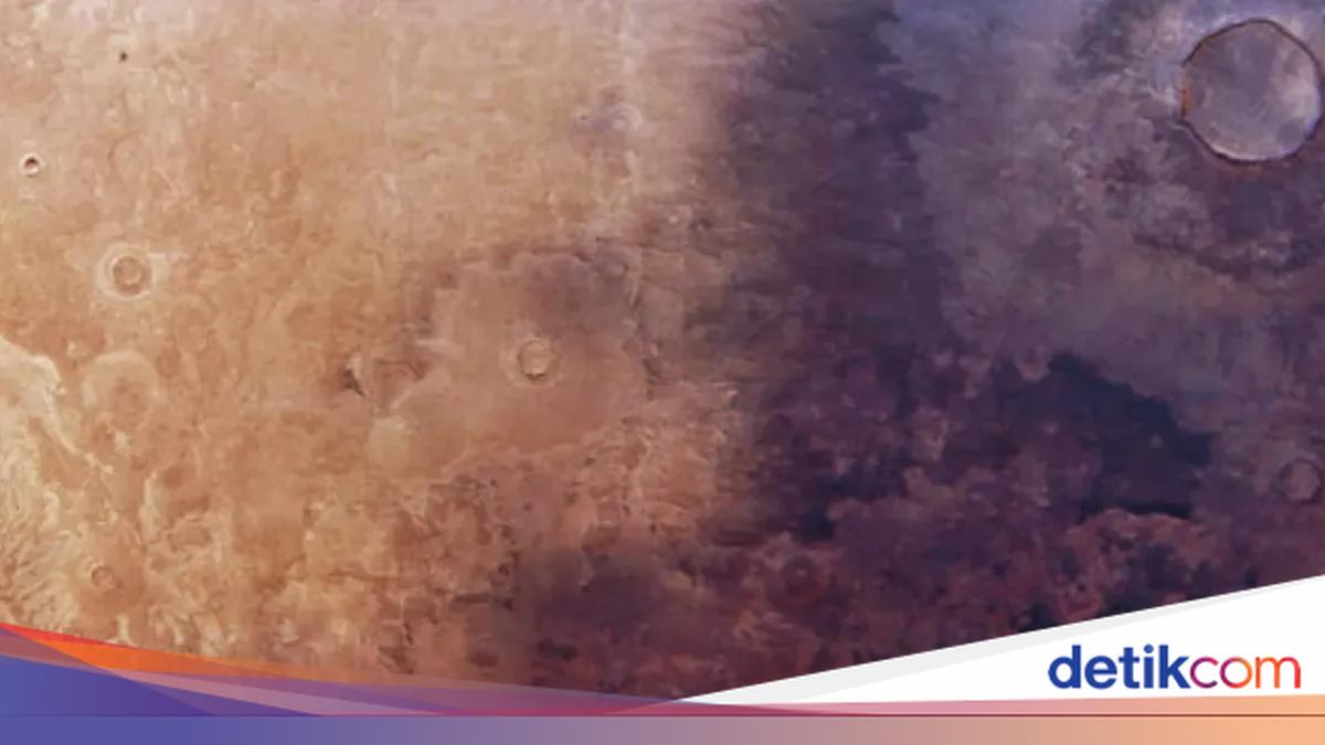 Misteri Bayangan Hitam Raksasa yang Terus Meluas di Mars