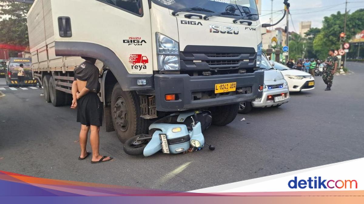 2 Mahasiswi Magang Kadin Solo Tewas Terseret Truk Tronton di Manahan