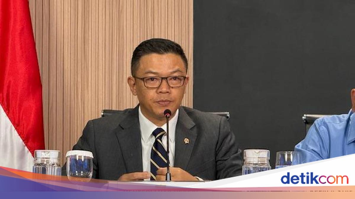 Menlu Jelaskan Dasar Kapal Perang AS Lintasi Selat Malaka