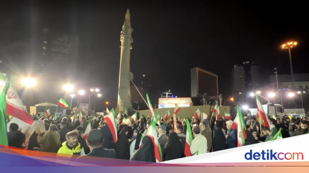 Iran Pamer Rudal Balistik di Tengah Ketegangan Global
