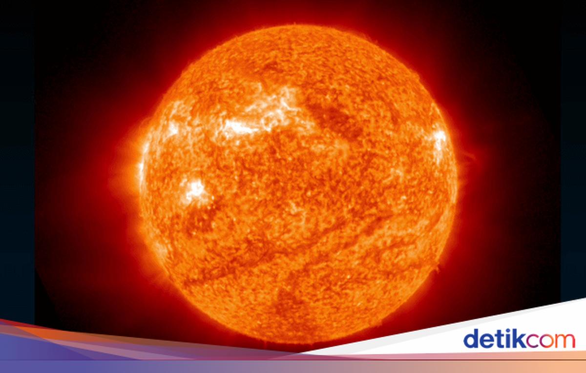 Matahari Lepaskan 2 Flare X Raksasa, Radio Bumi Terganggu