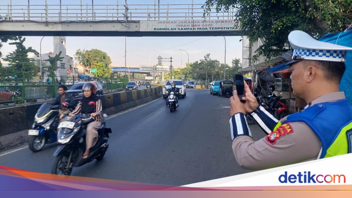 Ditlantas PMJ Tindak 172 Pelanggar Lalin Pakai ETLE Handheld di Akhir Pekan