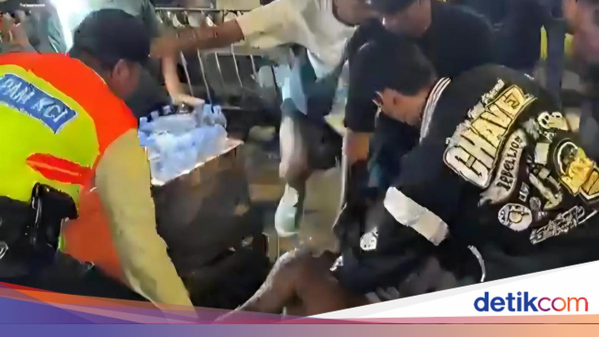 Viral Pria Diduga Preman Dipukuli Warga Gegara Palak Ojol di Stasiun Bogor