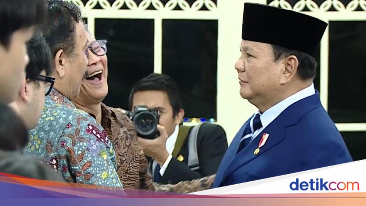 Rocky Gerung Cerita Prabowo Bercanda 'Ternyata Pak Rocky Masih Disiden'