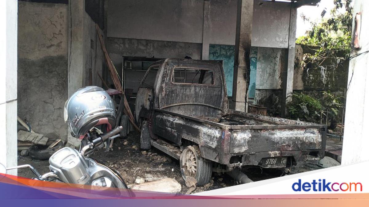 Mobil Pikap di Bogor Terbakar Saat Isi BBM, Diduga karena Korsleting