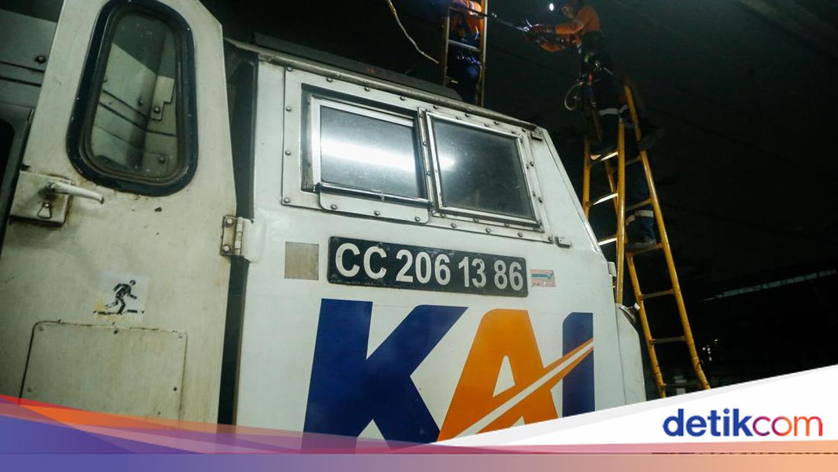 Kronologi Tabrakan Argo Bromo Anggrek Berawal dari KRL Tertemper Mobil