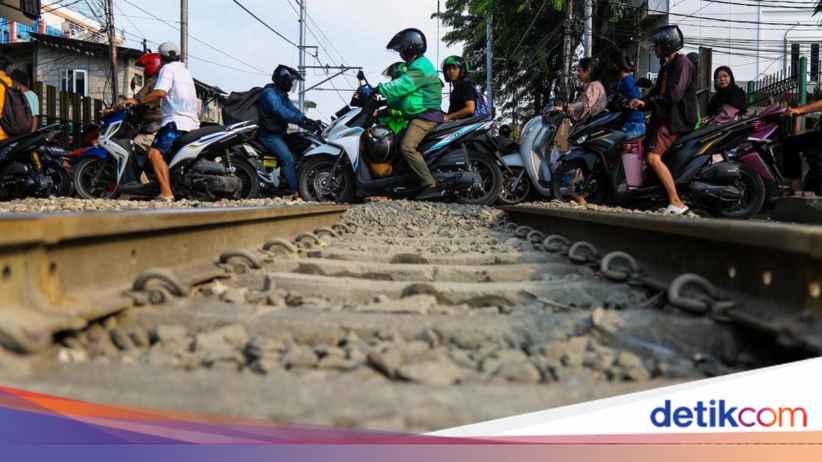 Menhub Buka-bukaan 1.903 Perlintasan Sebidang Kereta Tidak Dijaga