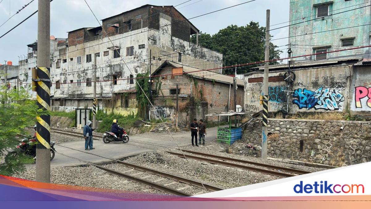 Polisi Ungkap Palang Rel KA di TKP Taksi Green SM Tertemper KRL Buatan Warga